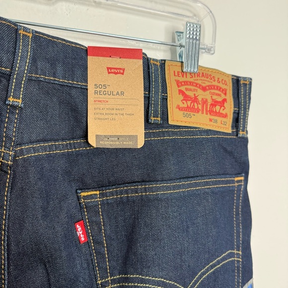 NWT‎ Levi's Men's 505 Jeans Regular Fit Size 38 x 32 - Picture 4 of 10